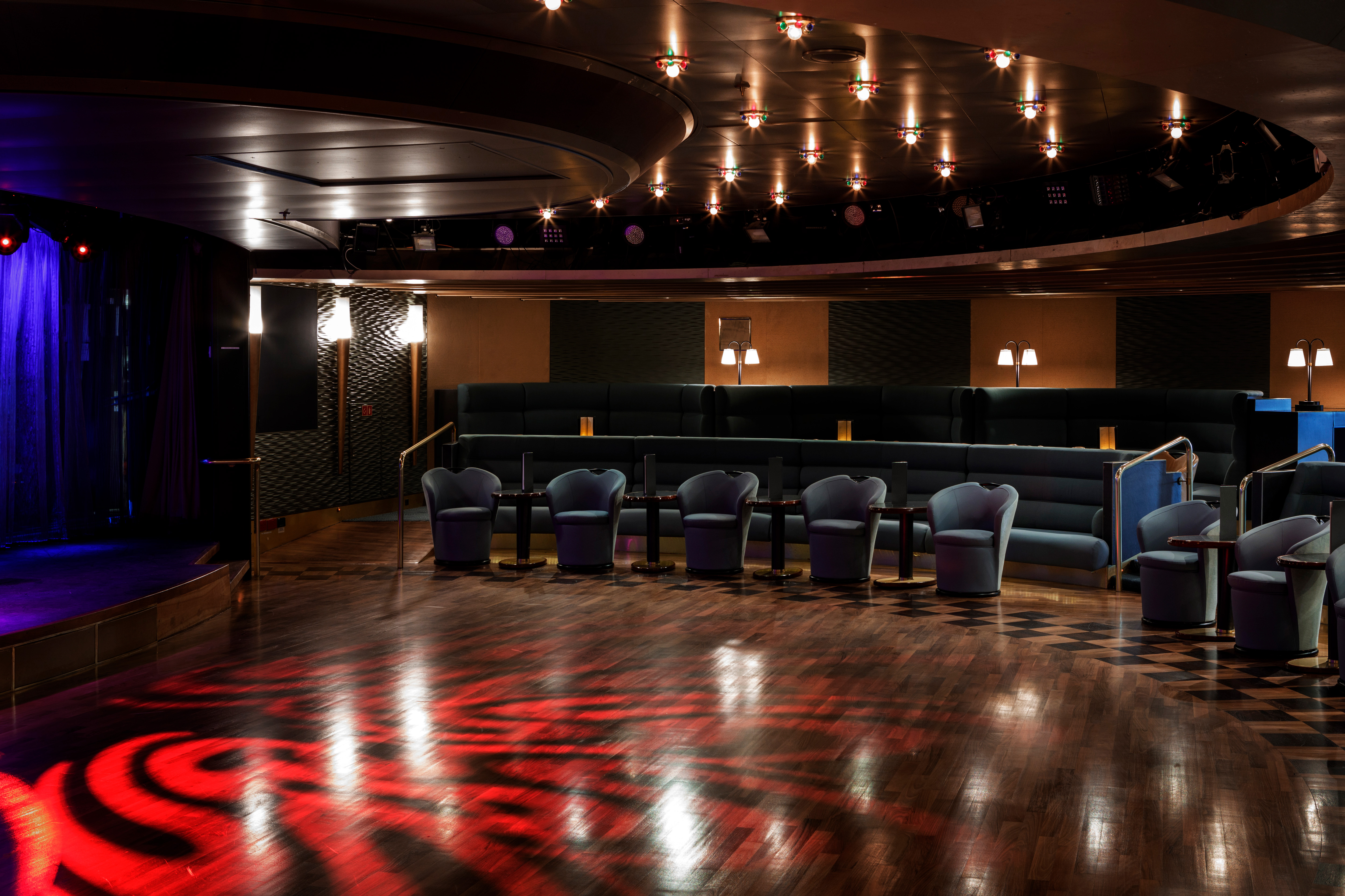 Watch a film at the cinema, visit an art exhibition or dance to live music in The Globe Lounge