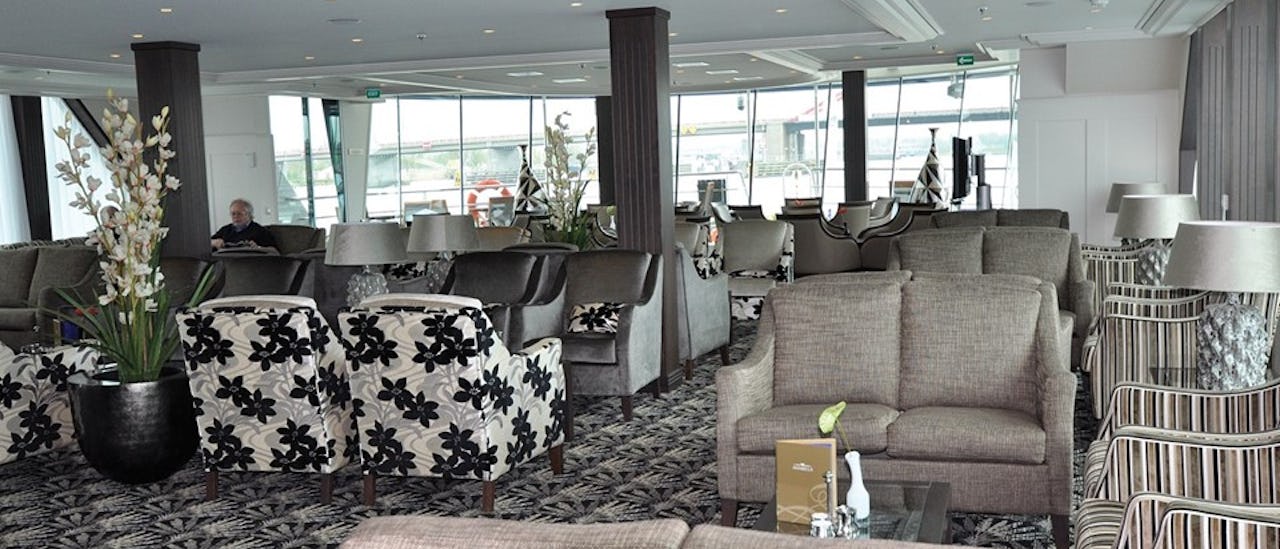 Relax in the lounge