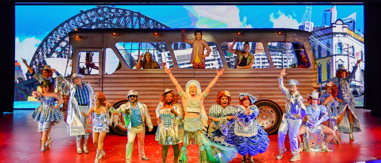 Enjoy a 90 minute long performance of the musical Priscilla – Queen of the dessert
