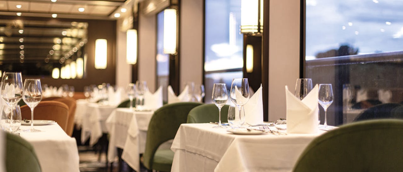 Verdastro - the main restaurant with waiter service