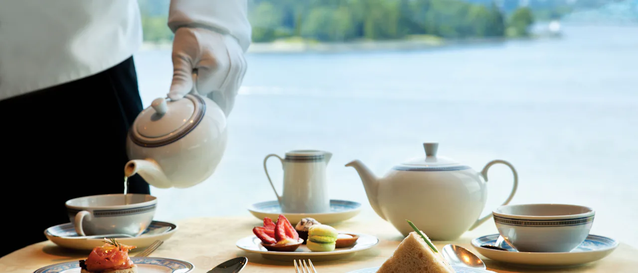 Afternoon tea served at Horizons with live music in the evenings