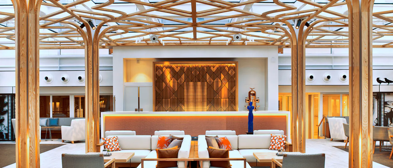 Sit down for afternoon tea in the relaxing "Wintergarden"