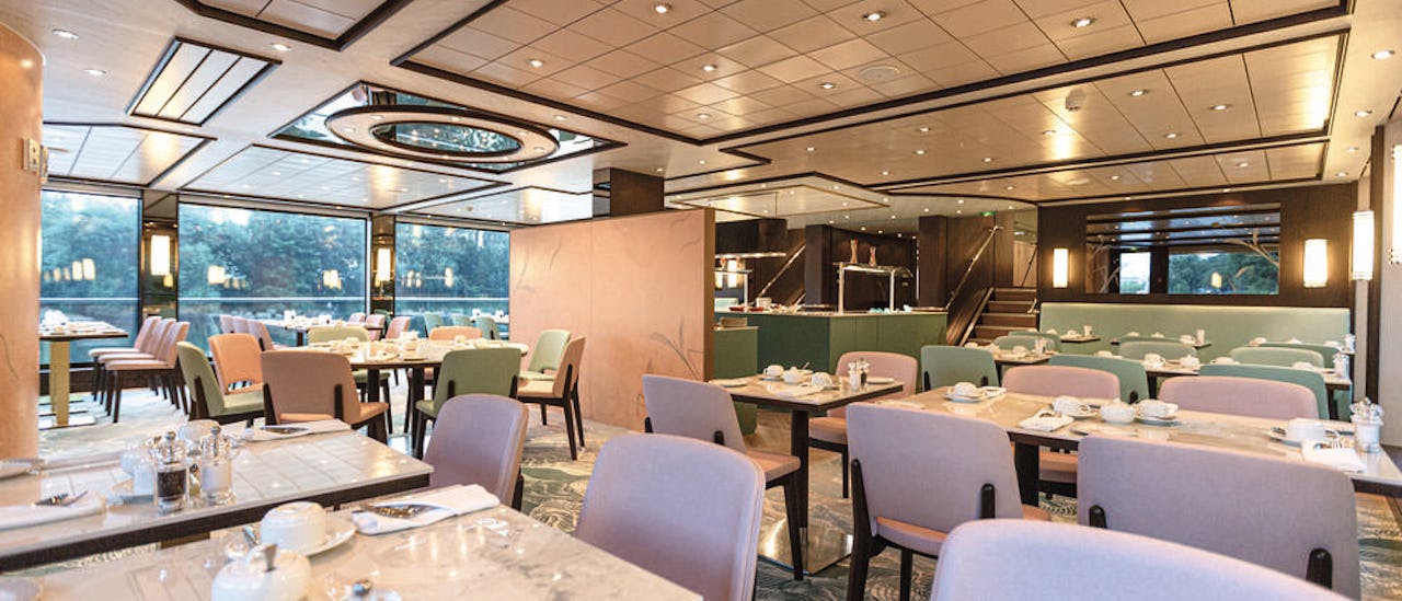 Casual dining at Bistro