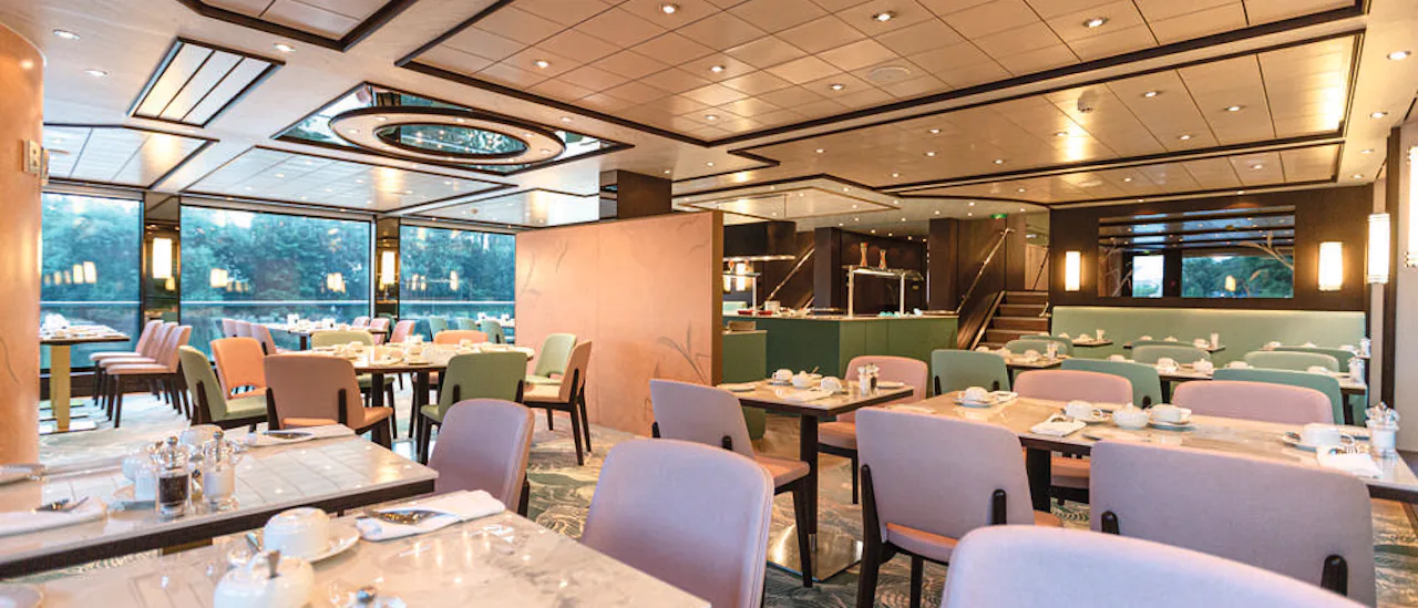 Casual dining at Bistro