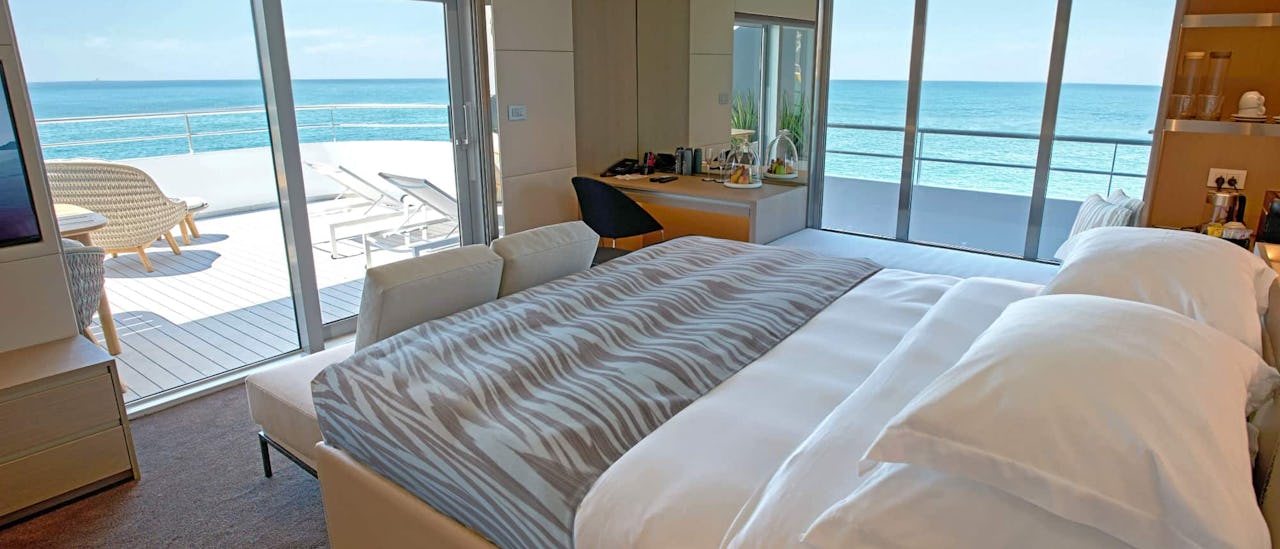 Emerald Sakara Yacht Suite