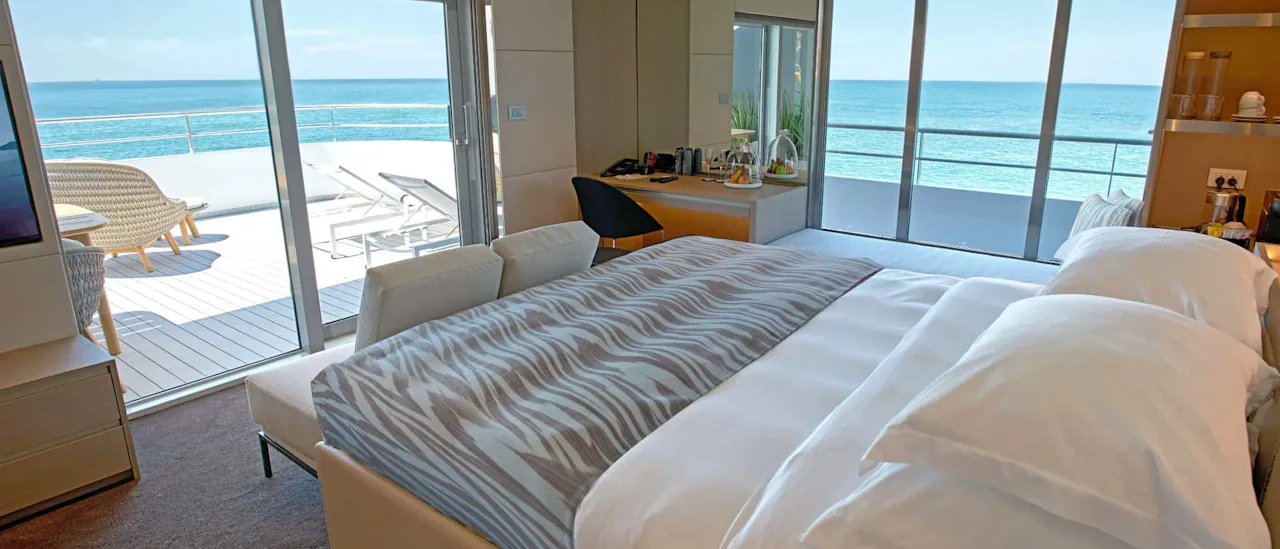 Emerald Sakara Yacht Suite