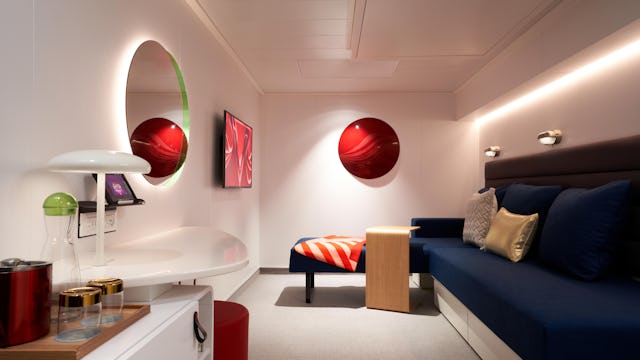 Resilient Lady Insider Cabin Accomodation