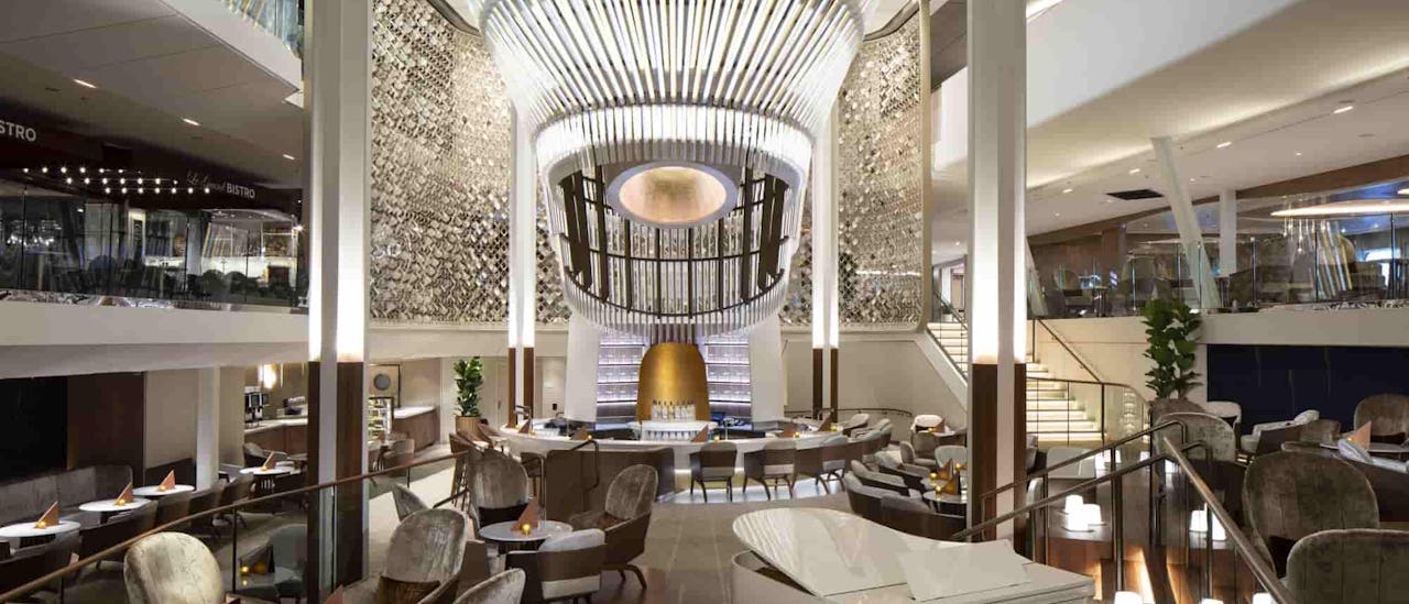 Grand Plaza, Celebrity Apex®
