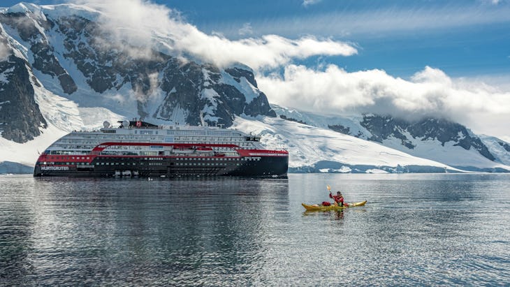 HX Hurtigruten Expeditions