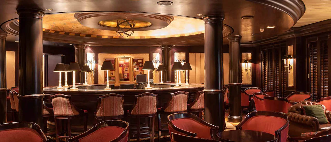 Crystal Symphony, Symphony Avenue Saloon