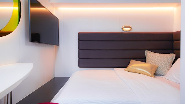 Resilient Lady Solo Insider Cabin Accomodation