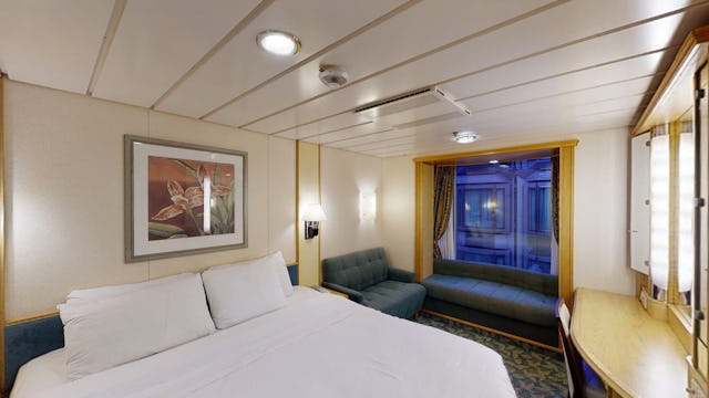 Mariner of the Seas Connecting Promenade View