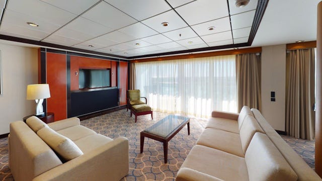 Mariner of the Seas Royal Suite