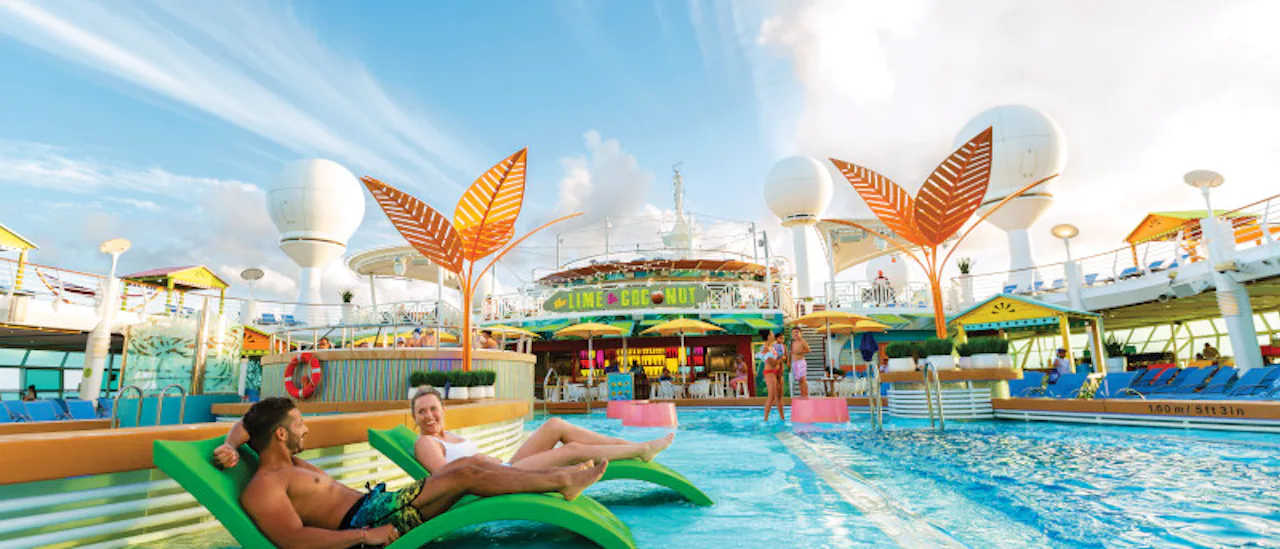 Navigation of the Seas Pool Deck