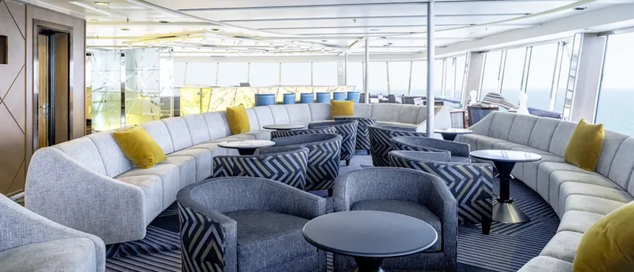 Renaissance Le Panoramique Lounge & Nightclub