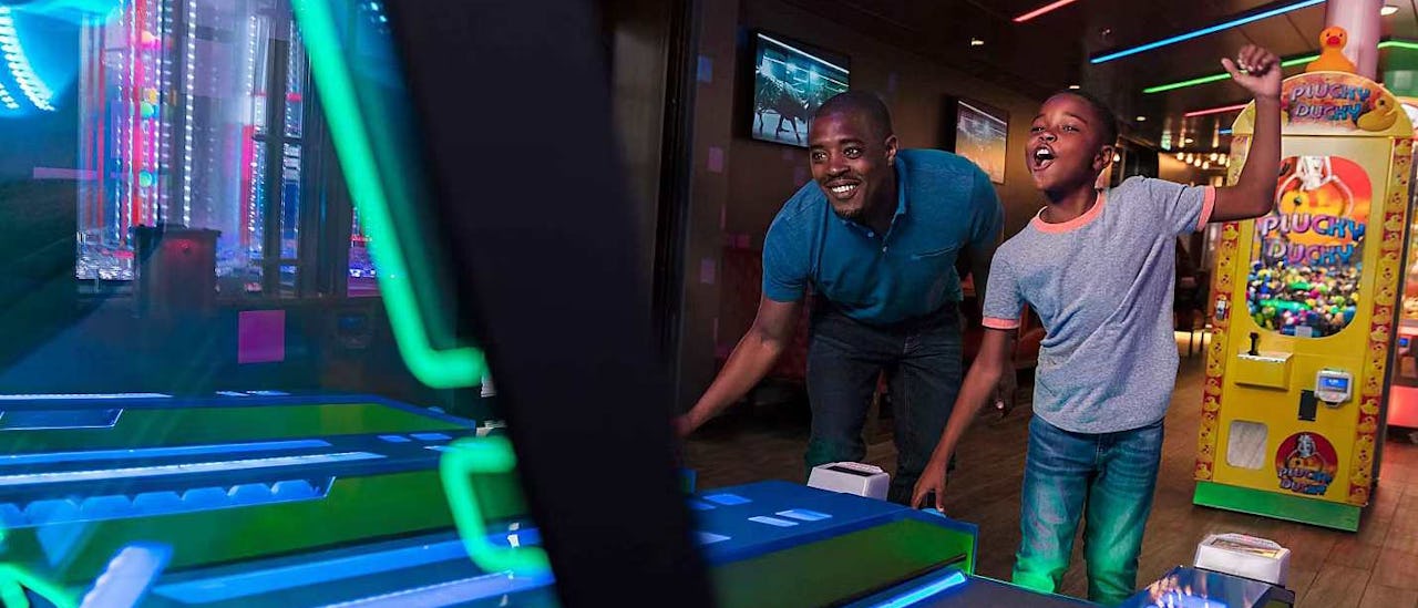 Symphony of the Seas Playmakers Sports Bar & Arcade