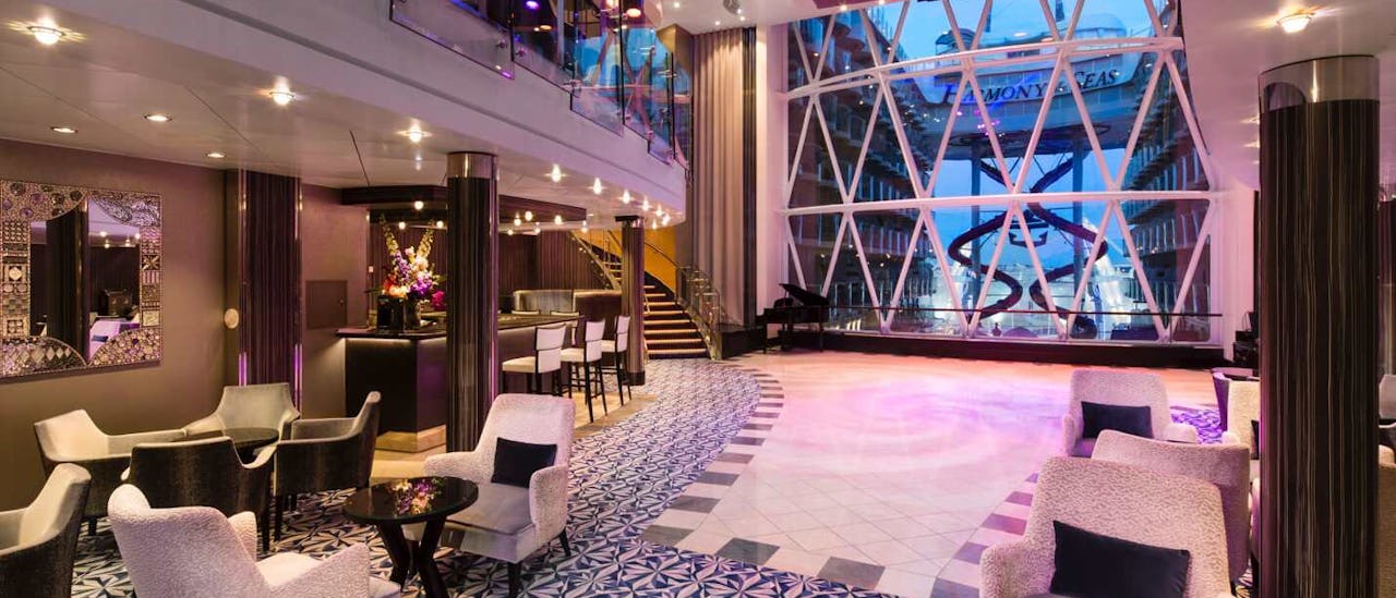 Symphony of the Seas Dazzles Bar