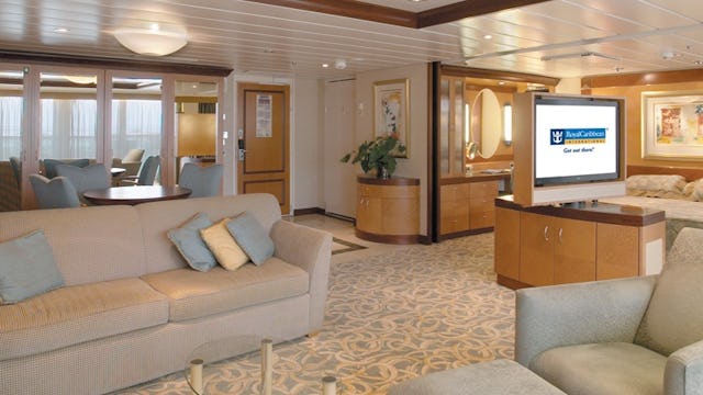 Explorer of the Seas Owner's Suite Cabin Stateroom Accomodation