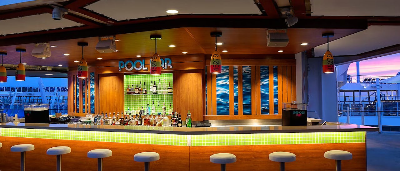 Brilliance of the Seas Pool Bar