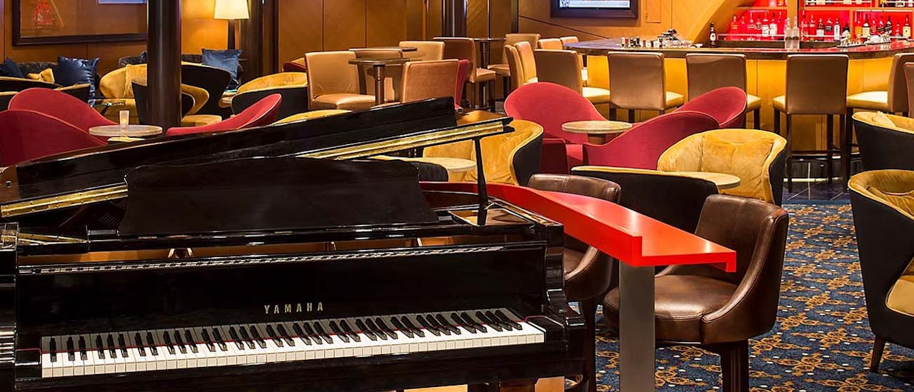 Enchantment of the Seas Schooner Bar
