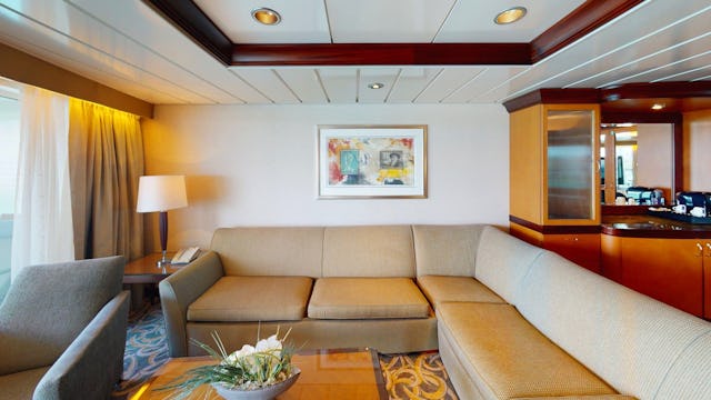 Freedom of the Seas Owner's Suite Cabin Stateroom