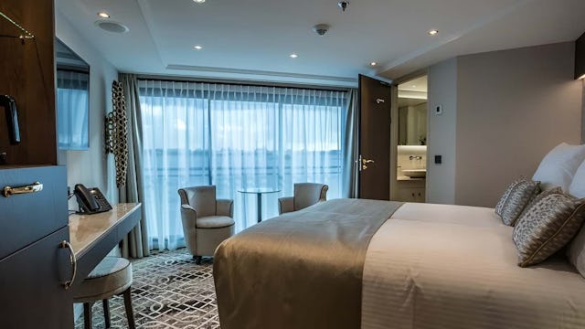 MS Geoffrey Chaucer Superior Suite