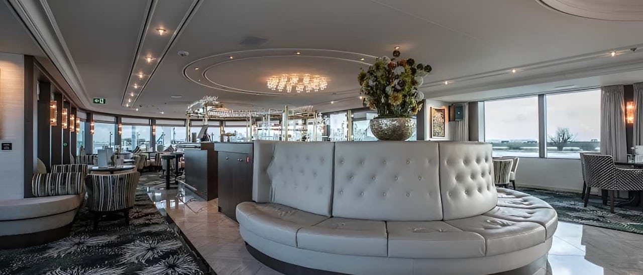 MS Geoffrey Chaucer's Panoramic Lounge