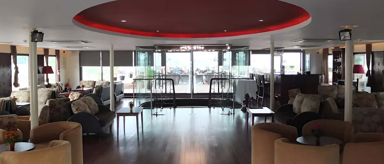 RV La Marguerite Saigon Lounge