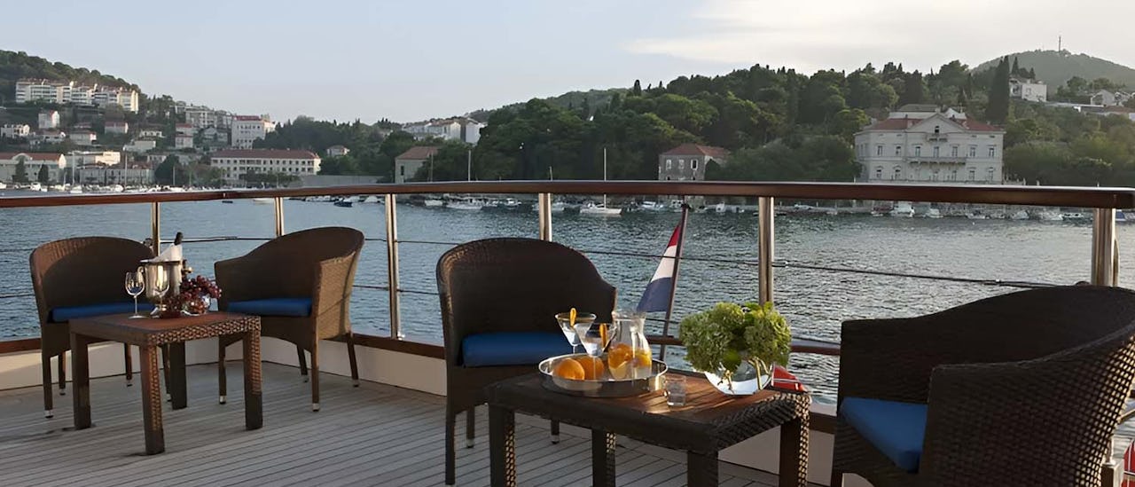 MS Mendula Upper Deck