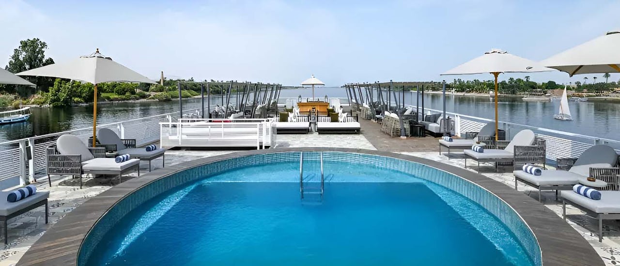 MS Mövenpick Darakum Sun Deck Pool