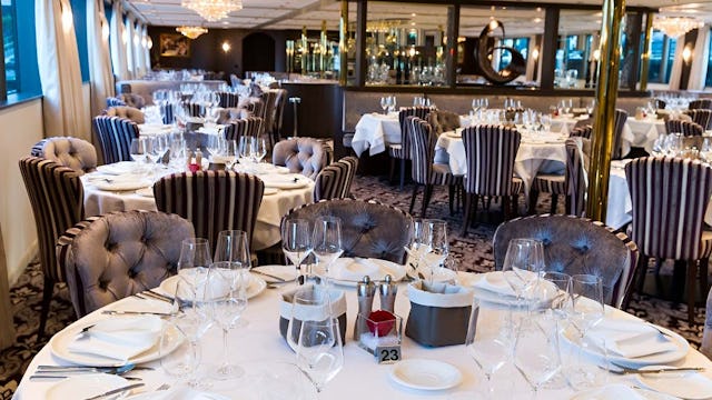 MS Thomas Hardy Interior Dining Room