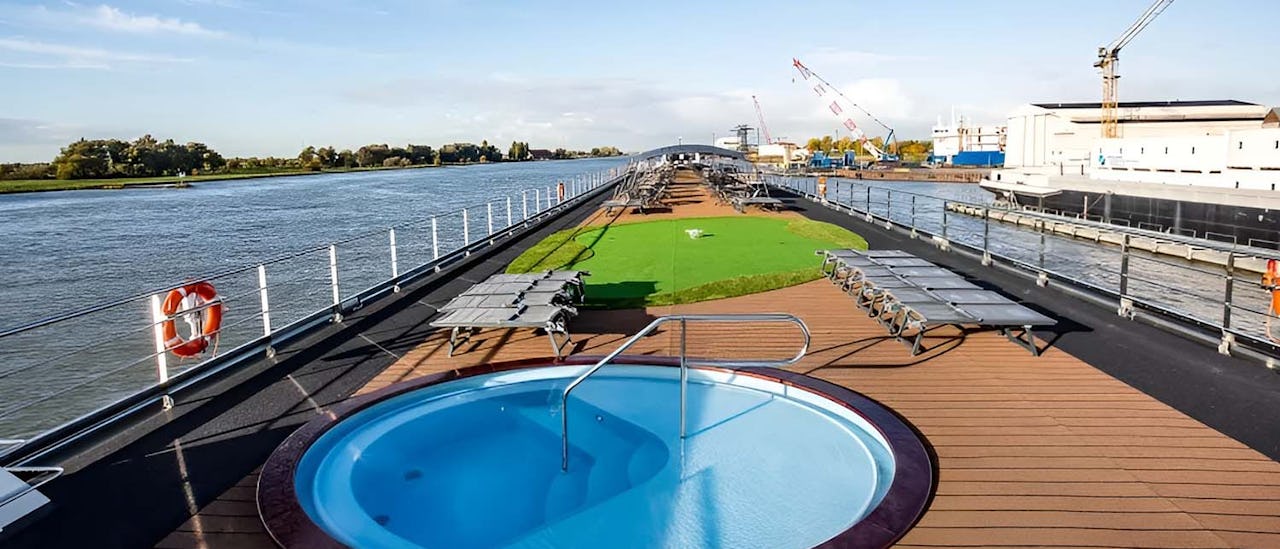 MS Thomas Hardy Sun Deck
