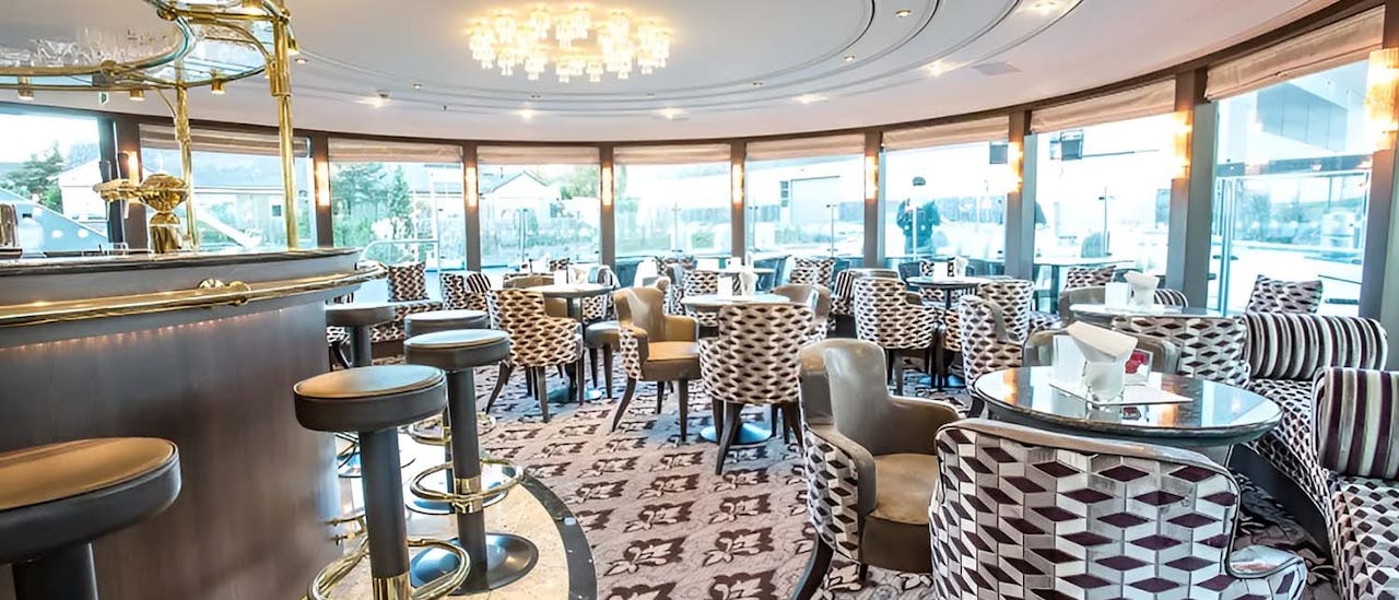 MS Thomas Hardy Panoramic Lounge