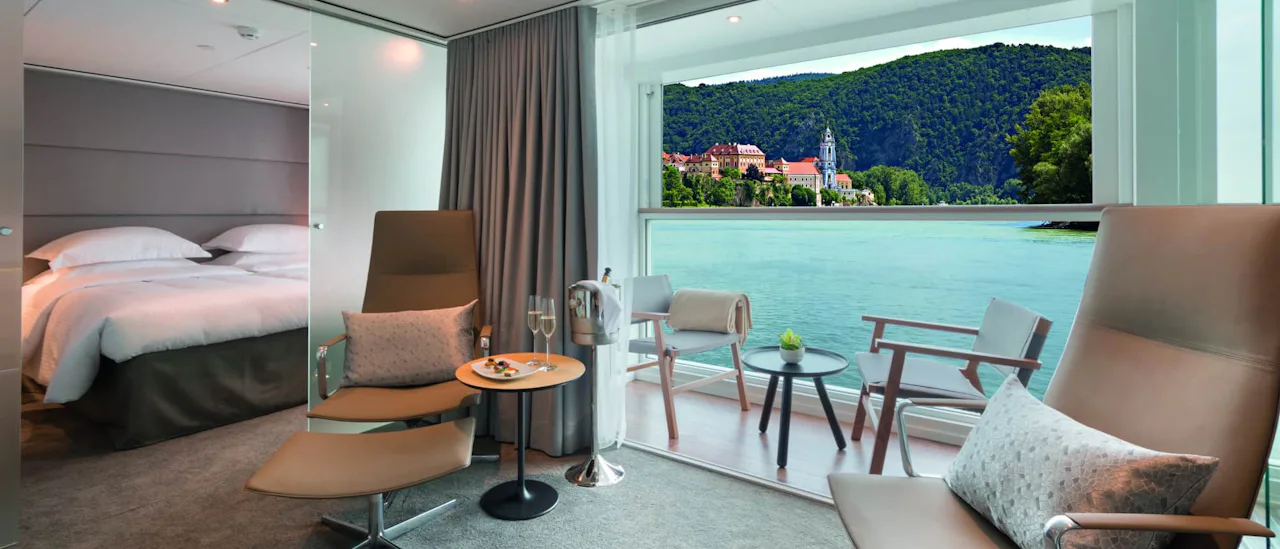 Emerald Cruises Owners One Bedroom Suite