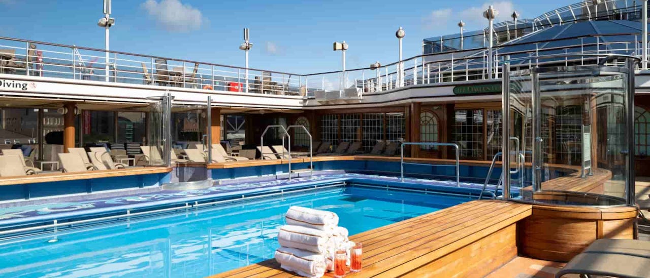 Pavilion Pool, Queen Elizabeth
