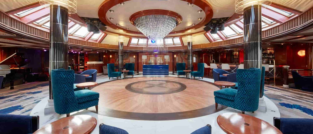Yacht Club, Queen Victoria