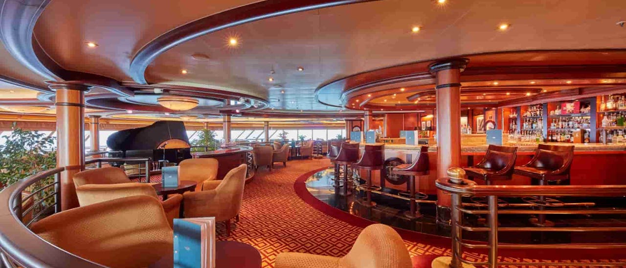 Commodore Club, Queen Elizabeth