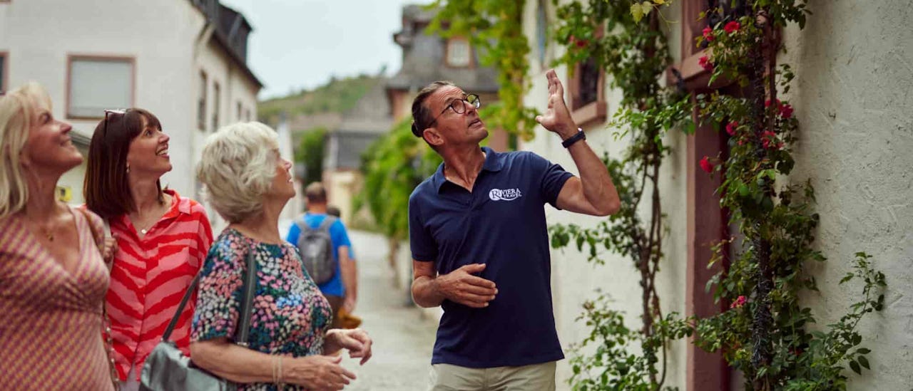 Tour Guide, Riviera Travel