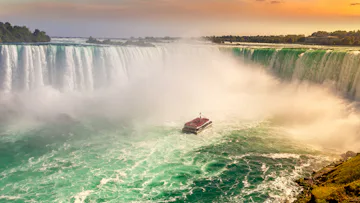 Falls, Skyscrapers & Sea: Niagara, New York & Cunard Transatlantic Crossing