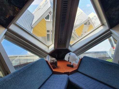  Inside Cube house